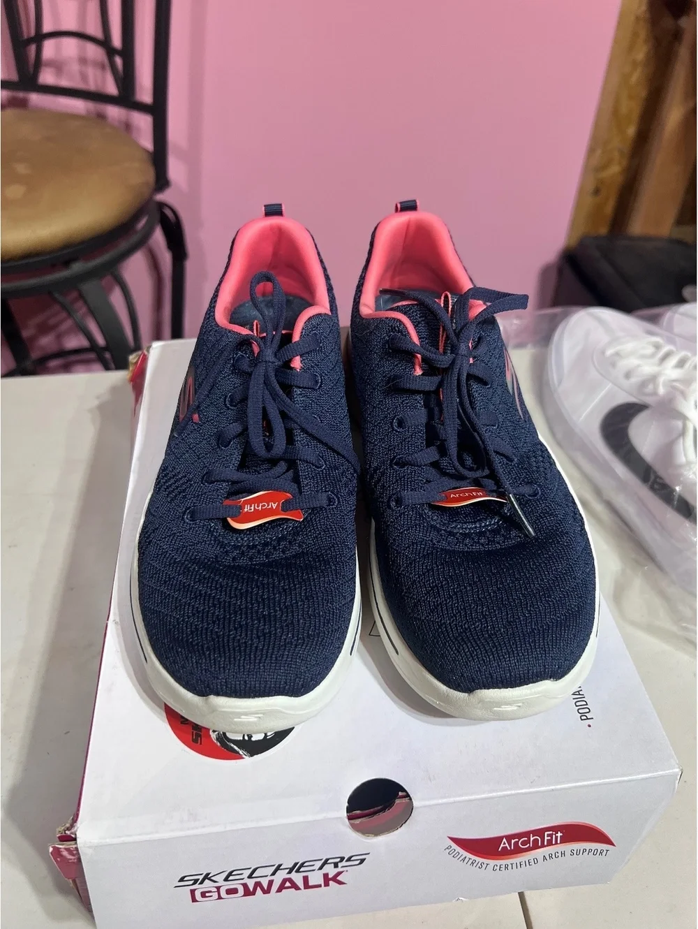Skechers GOwalk Arch Fit Women's Walking Shoes Size 9 Navy Coral